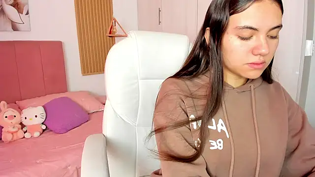 mia nevaeh online show from 02-21-25, 09:00