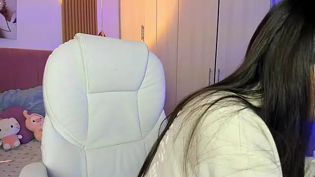 mia nevaeh online show from 10-27-25, 09:08