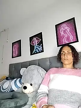 Snapshot of Corina_hot chatting on 01-25-25, 03:30 Corina hot online show from 01-25-25, 03:30