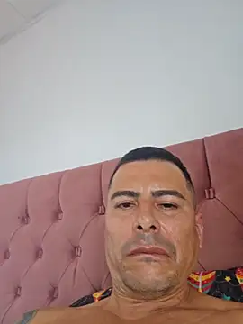 Snapshot of Vini_09 chatting on 02-16-26, 08:05 Vini 09 online show from 02-16-26, 08:05