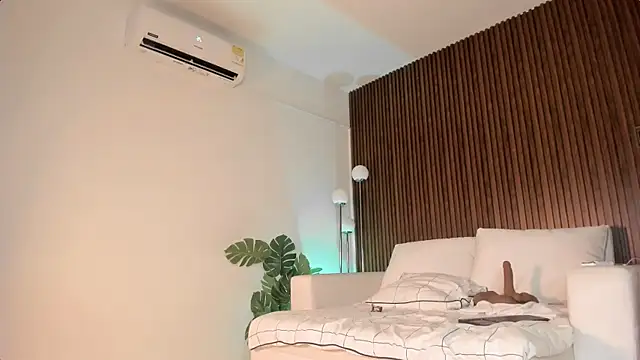 molly cams8 online show from 06-06-26, 10:36
