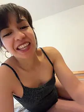 Snapshot of BitchyBratxxx chatting on 02-19-26, 08:32 BitchyBratxxx online show from 02-19-26, 08:32