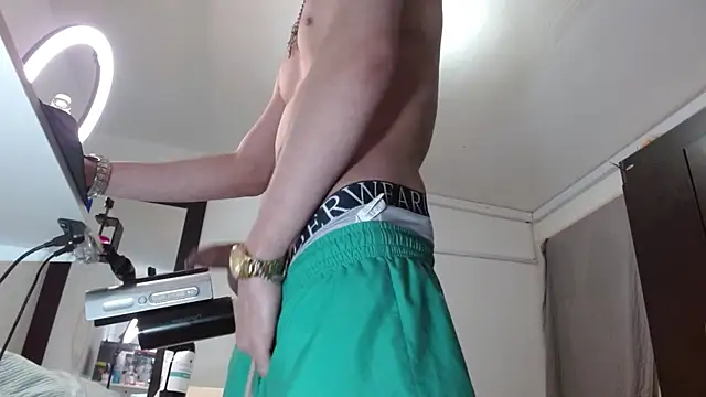 Snapshot of badanyboy chatting on 01-09-26, 06:10 badanyboy online show from 01-09-26, 06:10