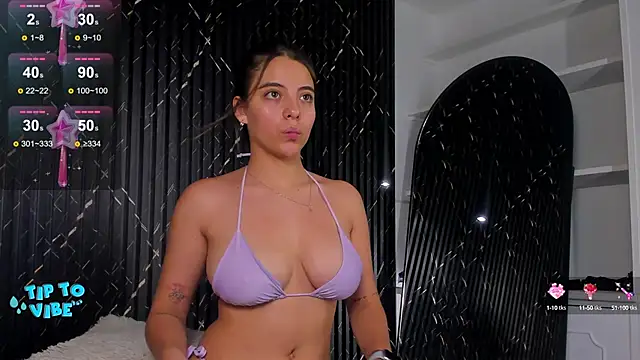 Snapshot of _noahjones chatting on 12-18-24, 03:00 noahjones online show from 12-18-24, 03:00