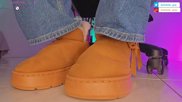 charlotte  grey online show from 09-26-25, 08:02