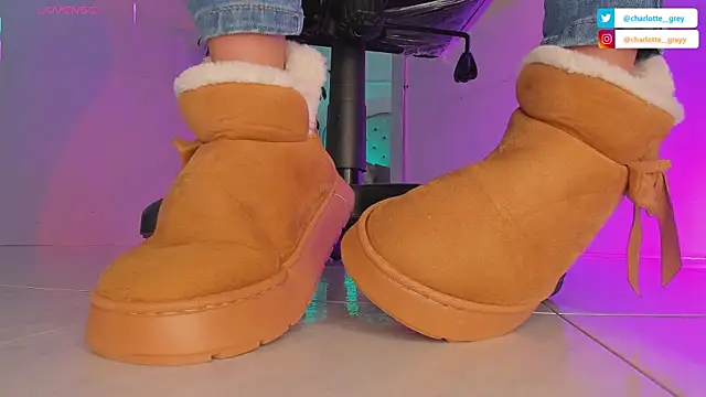 charlotte  grey online show from 09-30-25, 08:14