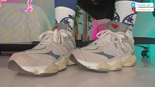 charlotte  grey online show from 10-22-25, 08:19