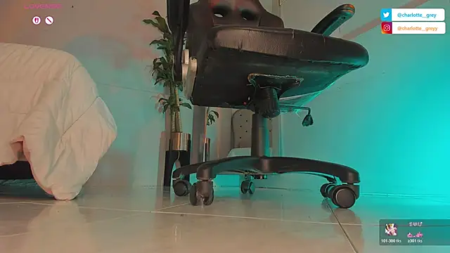 charlotte  grey online show from 10-27-25, 08:24