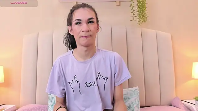 Mia thompson 19 online show from 01-15-26, 07:06