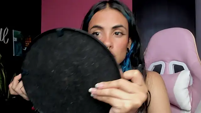 Juanadearco5 online show from 11-21-25, 09:57