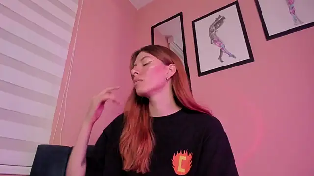 Snapshot of SensualJane2 chatting on 12-23-25, 01:58 SensualJane2 online show from 12-23-25, 01:58