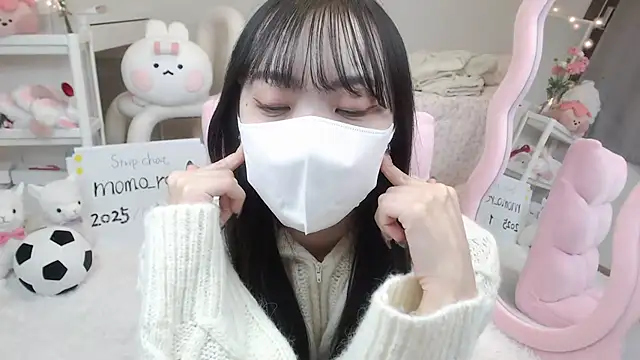 momo room online show from 01-04-25, 11:00