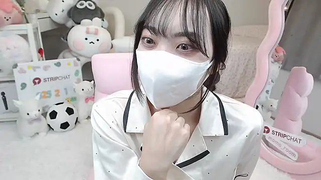 momo room online show from 02-01-25, 09:43