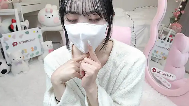 momo room online show from 03-20-25, 11:05