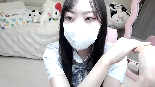 momo room online show from 10-17-25, 10:40