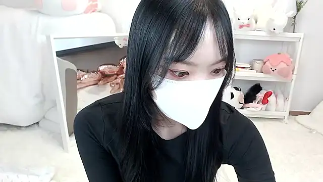 Snapshot of momo_room chatting on 06-06-26, 05:56 momo room online show from 06-06-26, 05:56