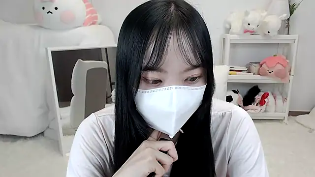 Snapshot of momo_room chatting on 06-11-26, 11:19 momo room online show from 06-11-26, 11:19