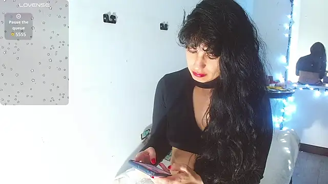 Snapshot of cristina_connor chatting on 03-12-25, 05:13 cristina connor online show from 03-12-25, 05:13