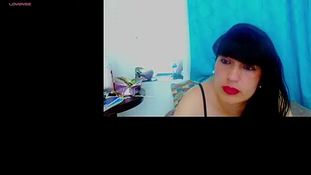 Snapshot of cristina_connor chatting on 10-27-25, 01:31 cristina connor online show from 10-27-25, 01:31