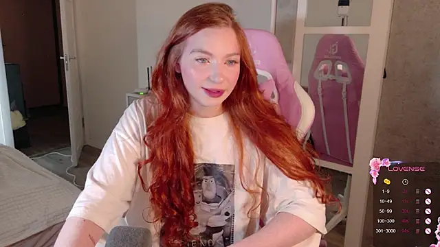 Snapshot of cinnabon_girls chatting on 12-23-25, 03:26 cinnabon girls online show from 12-23-25, 03:26