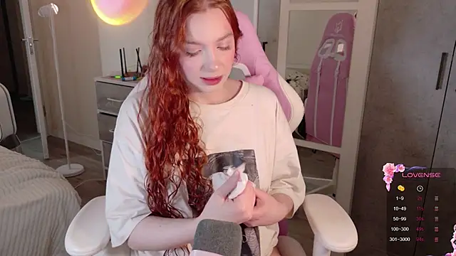 Snapshot of cinnabon_girls chatting on 01-16-26, 04:27 cinnabon girls online show from 01-16-26, 04:27