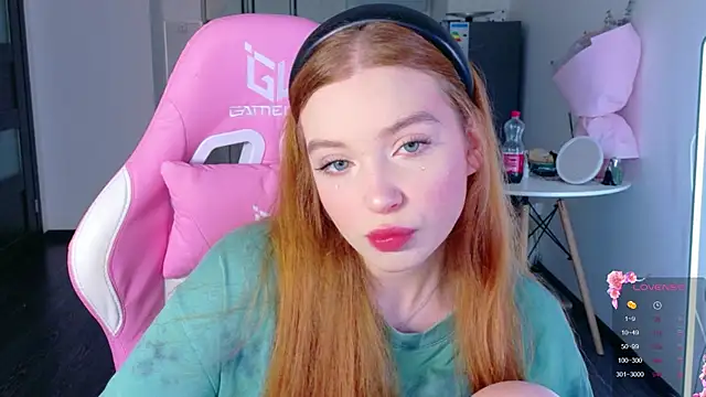 cinnabon girls online show from 03-25-26, 03:29