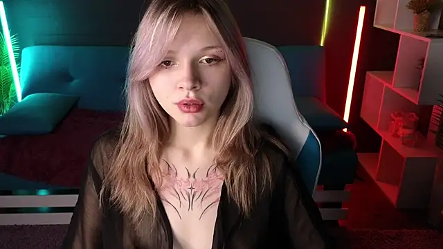 Snapshot of LitaBrom chatting on 12-07-24, 10:45 LitaBrom online show from 12-07-24, 10:45