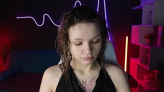 Snapshot of LitaBrom chatting on 01-27-25, 01:05 LitaBrom online show from 01-27-25, 01:05