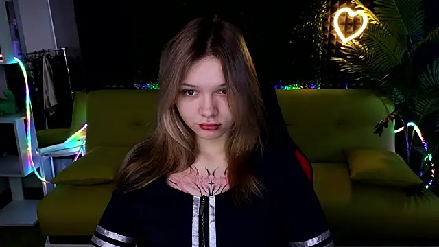 Snapshot of LitaBrom chatting on 02-01-25, 02:47 LitaBrom online show from 02-01-25, 02:47