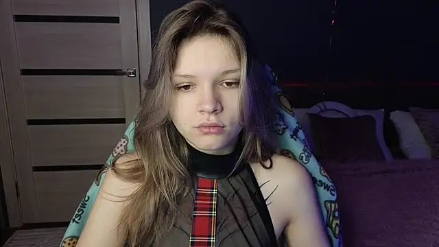 Snapshot of LitaBrom chatting on 03-04-25, 01:01 LitaBrom online show from 03-04-25, 01:01