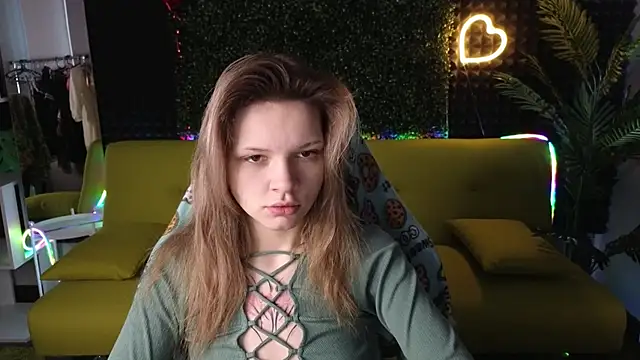 Snapshot of LitaBrom chatting on 03-13-25, 01:43 LitaBrom online show from 03-13-25, 01:43