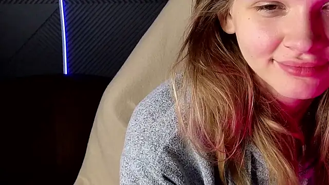 Snapshot of LitaBrom chatting on 09-25-25, 01:53 LitaBrom online show from 09-25-25, 01:53