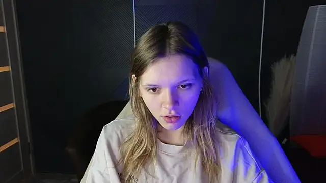 Snapshot of LitaBrom chatting on 09-28-25, 03:56 LitaBrom online show from 09-28-25, 03:56