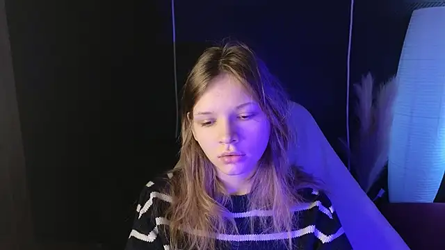 Snapshot of LitaBrom chatting on 10-15-25, 07:52 LitaBrom online show from 10-15-25, 07:52