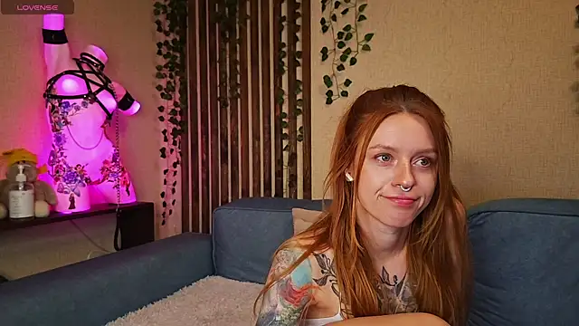 Snapshot of _SweetFox_ chatting on 09-12-25, 12:55 SweetFox online show from 09-12-25, 12:55