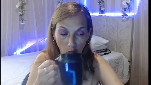 italagomez  online show from 02-23-25, 09:37