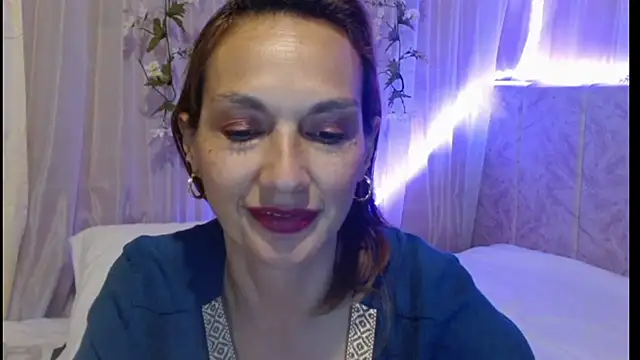 italagomez  online show from 03-09-25, 02:29