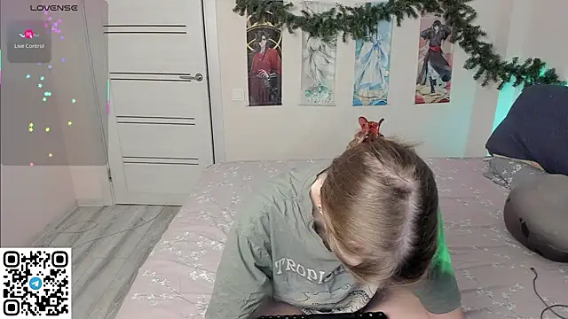 Snapshot of JorRoger chatting on 12-14-25, 10:14 JorRoger online show from 12-14-25, 10:14