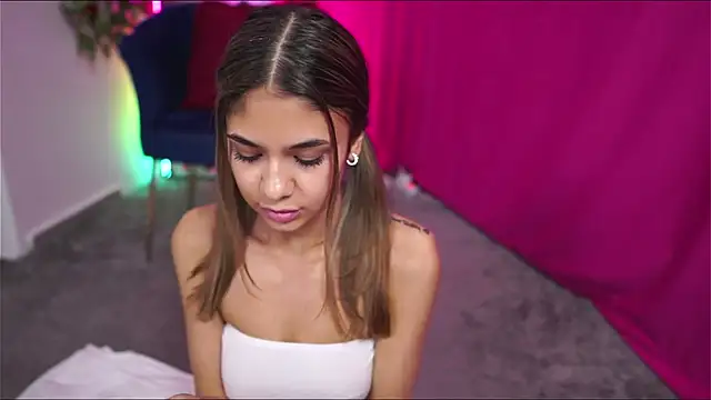 Snapshot of AshaYuva chatting on 01-23-25, 07:18 AshaYuva online show from 01-23-25, 07:18