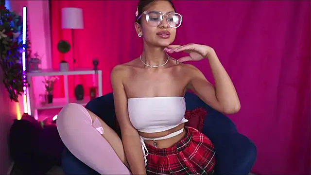 Snapshot of AshaYuva chatting on 01-31-25, 11:45 AshaYuva online show from 01-31-25, 11:45