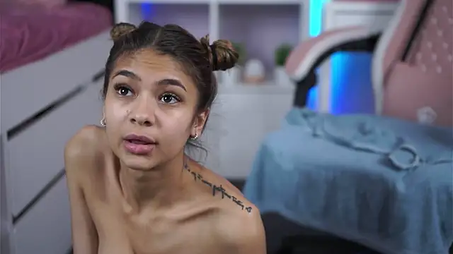 Snapshot of AshaYuva chatting on 03-16-25, 09:27 AshaYuva online show from 03-16-25, 09:27