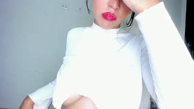 Snapshot of HarleyQueen_Robbie chatting on 01-11-25, 01:48 HarleyQueen Robbie online show from 01-11-25, 01:48