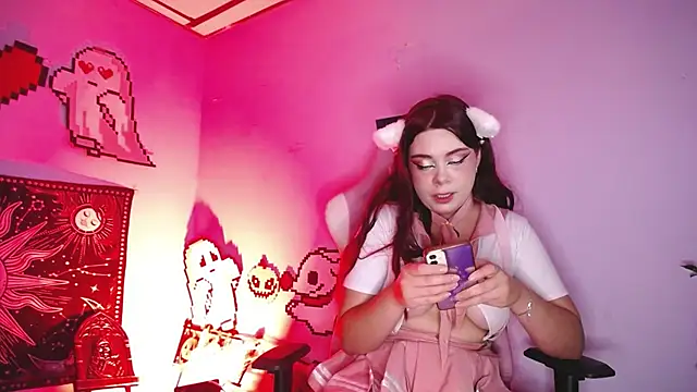 Snapshot of Erza_escarleth chatting on 10-24-25, 10:06 Erza escarleth online show from 10-24-25, 10:06