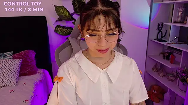 Snapshot of melany_naa chatting on 03-09-26, 10:25 melany naa online show from 03-09-26, 10:25