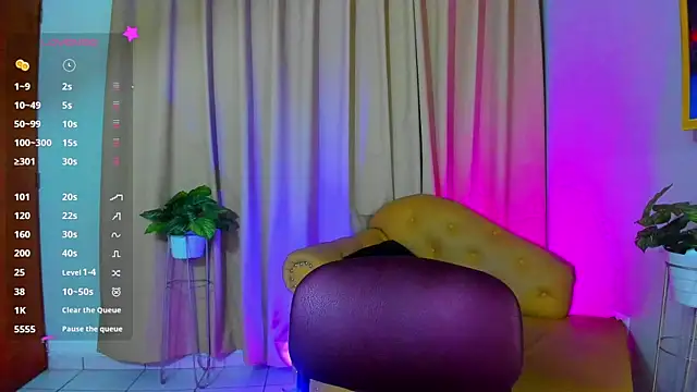 Snapshot of StarMilf chatting on 02-13-25, 12:32 StarMilf online show from 02-13-25, 12:32