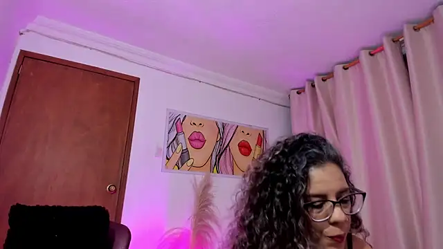 Snapshot of StarMilf chatting on 06-14-26, 12:29 StarMilf online show from 06-14-26, 12:29