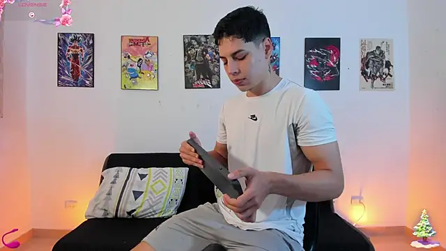 Snapshot of jonathanjoestar_ chatting on 12-20-25, 12:56 jonathanjoestar online show from 12-20-25, 12:56