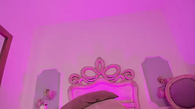 Sara  Williams online show from 11-10-25, 03:49