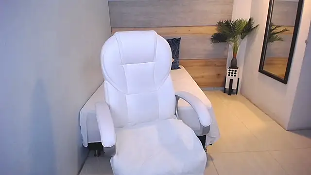 Violetta rainbow online show from 12-13-24, 04:00