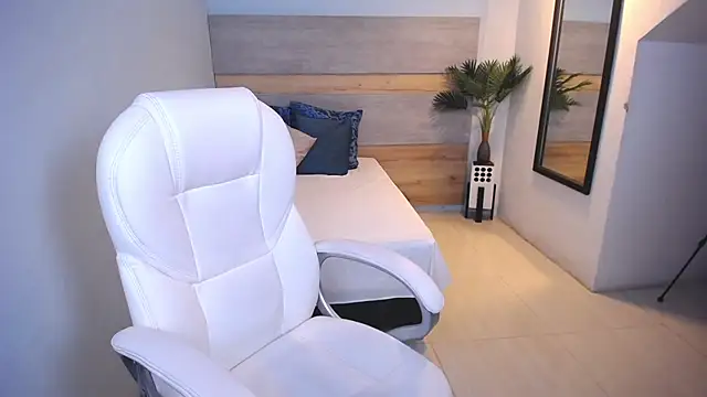 Violetta rainbow online show from 12-21-24, 04:19